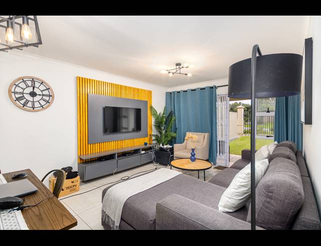 2 BEDROOM APARTMENT FOR SALE IN CENTURY CITY
